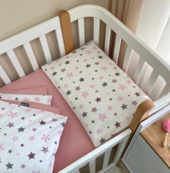 Set lenjerie de patut bebe, 3 piese, Stele Roz